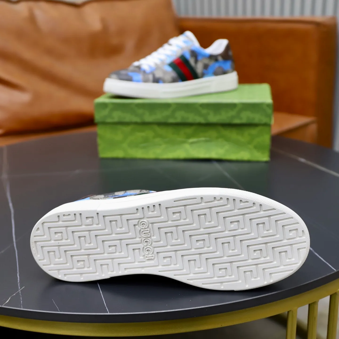 Ex-factory price: 420💰🙅‍♂️🙅‍♂️🙅‍♂️ Brand: Gucci GUCCi Standard code: 38-44 (45 customized) Grade: Same as the official website Material: Original leather splicing, comfortable and breathable sheepskin lining, original wear-resistant outsole Style category: Men's fashionable casual shoes, running, sports shoes, noble luxury brand elements, top luxury Color: actual picture color